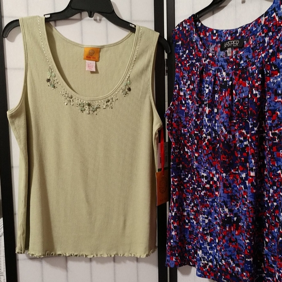 3 Top Bundle sz Large - Picture 3 of 13